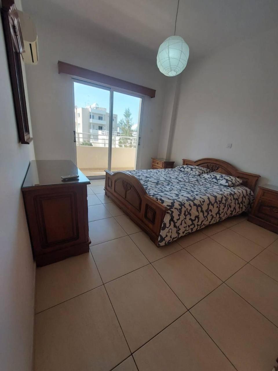 Sunny 2 Bedroom Larnaca Center Exterior foto